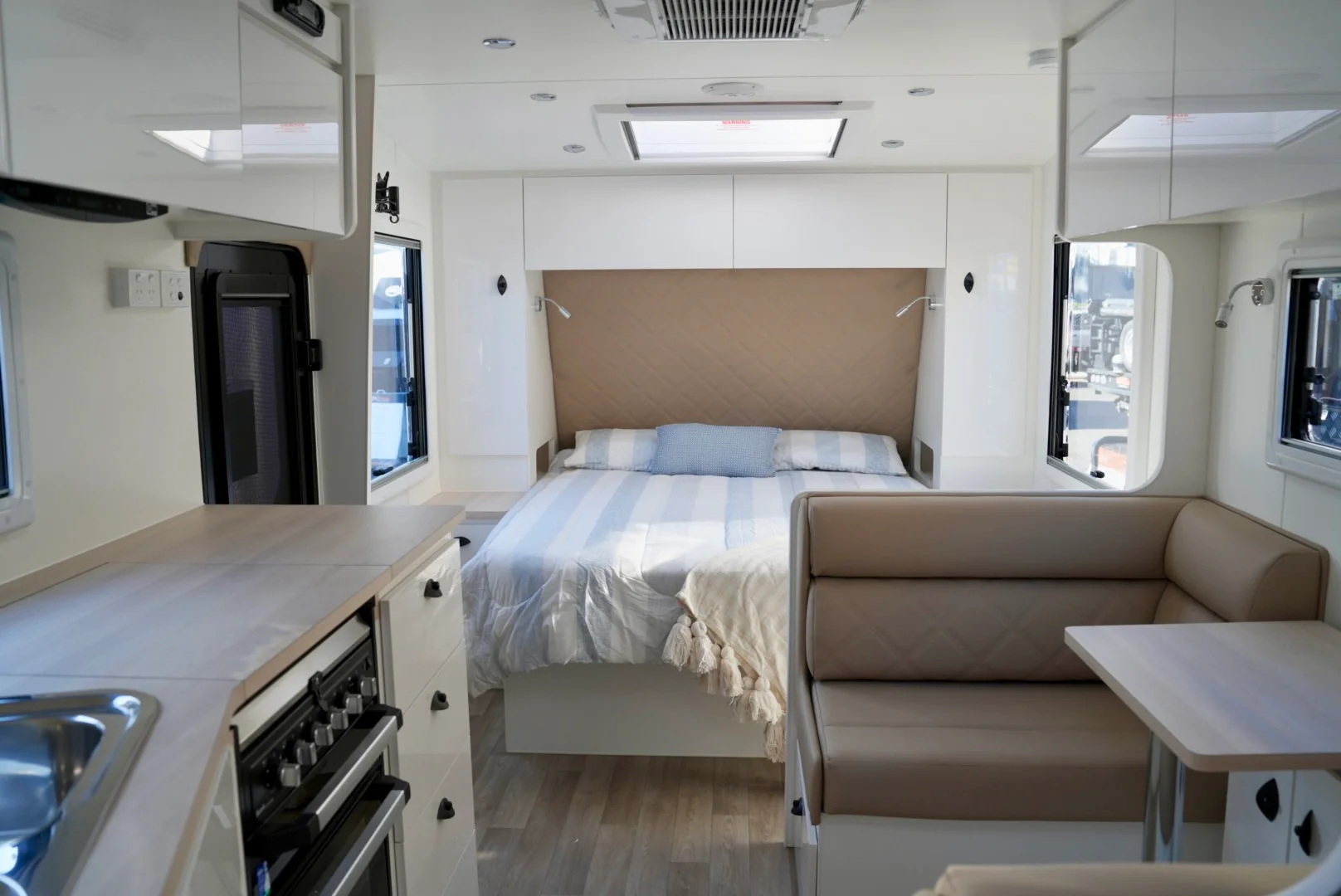 20FT8 Seclude Tourer gallery image 24