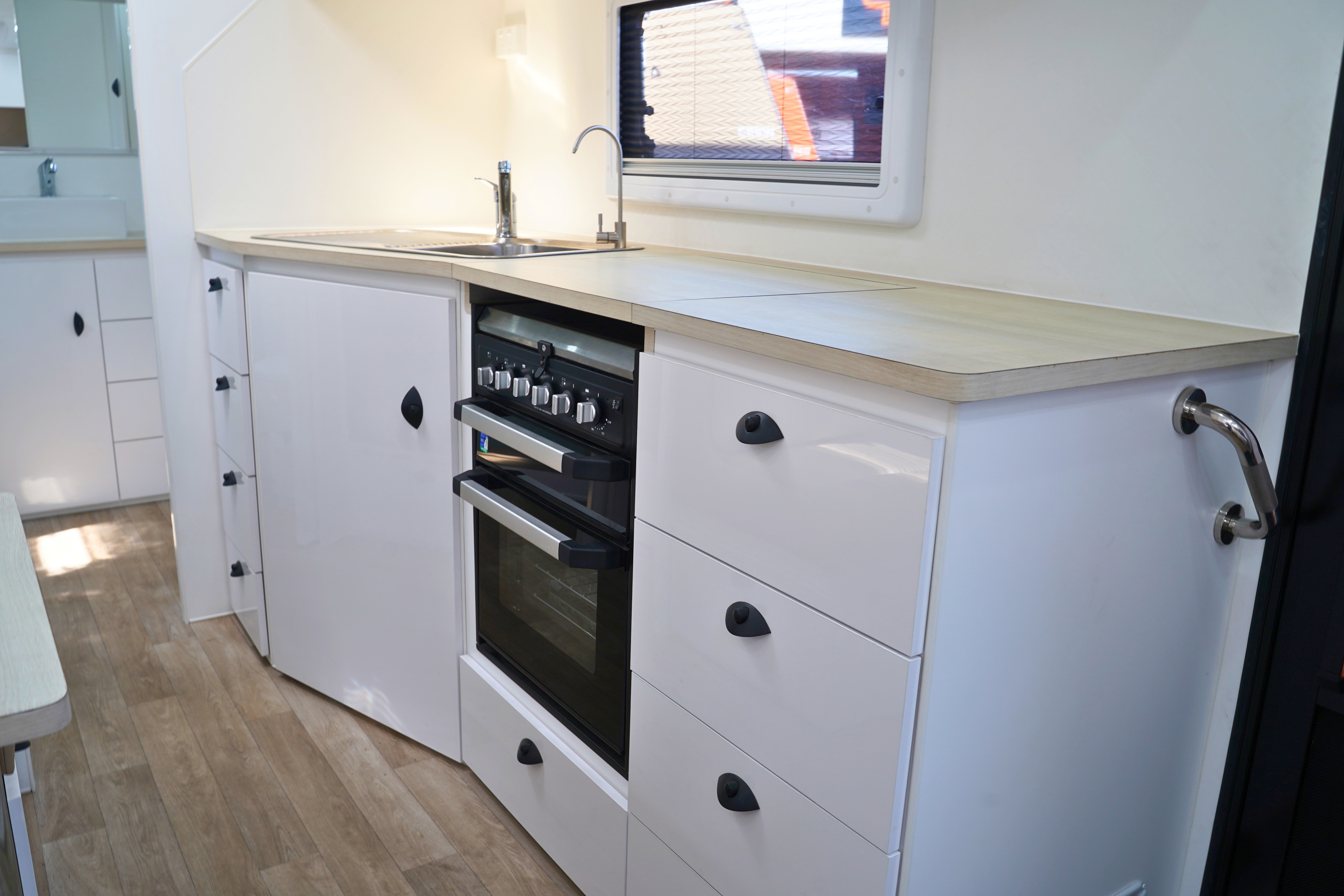 20FT8 Seclude Tourer gallery image 5